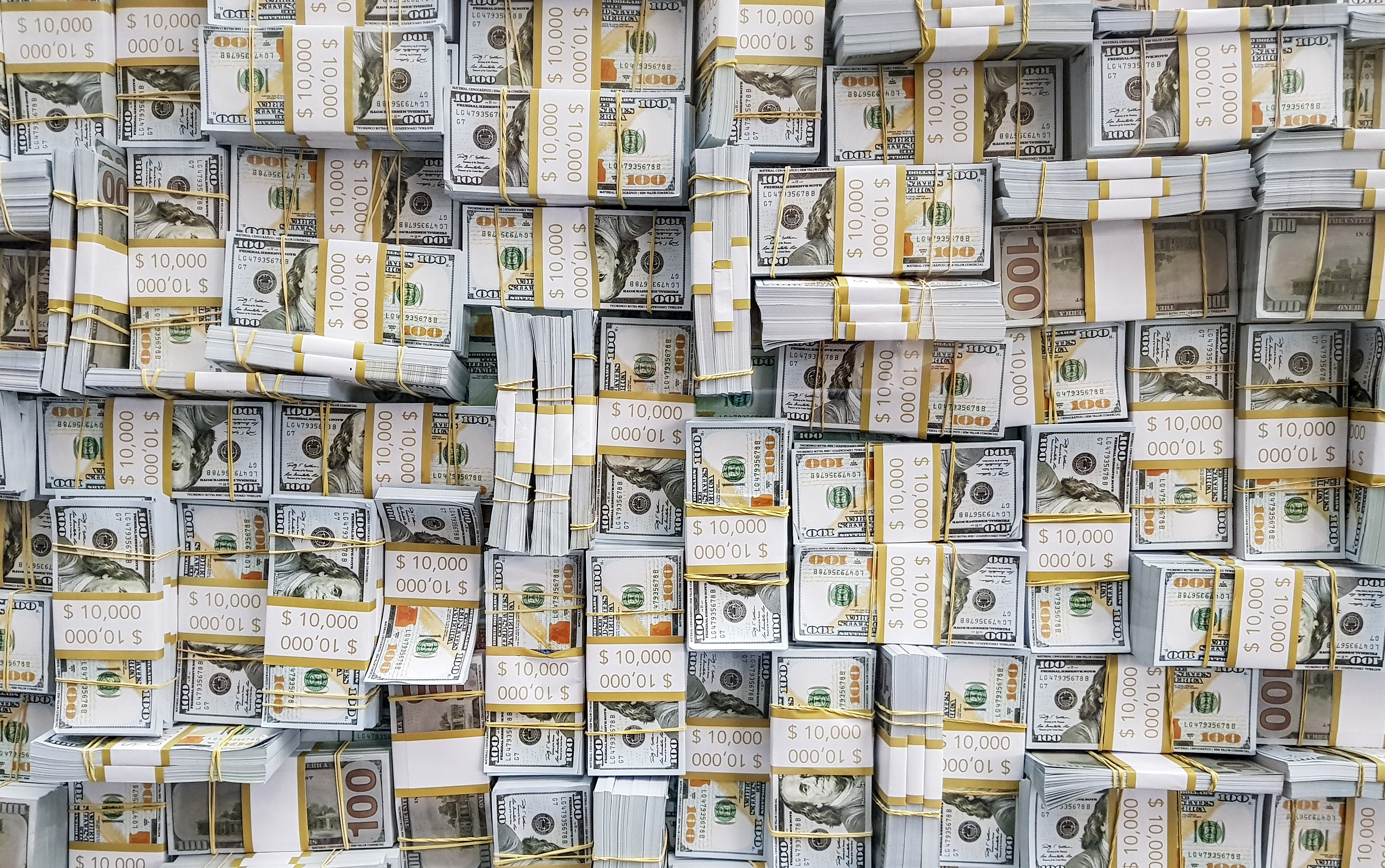 Dólar recua para R$ 5,14 com alívio no cenário internacional