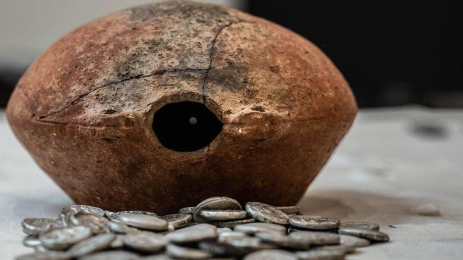 Arqueólogos encontram raro conjunto de denários romanos em Halle