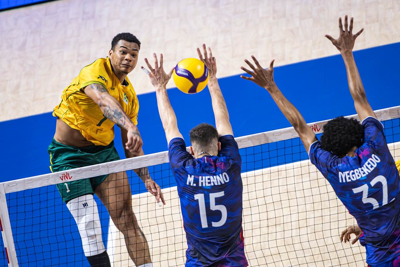 Brasil surpreende e vence bicampeã olímpica França na Liga das Nações
