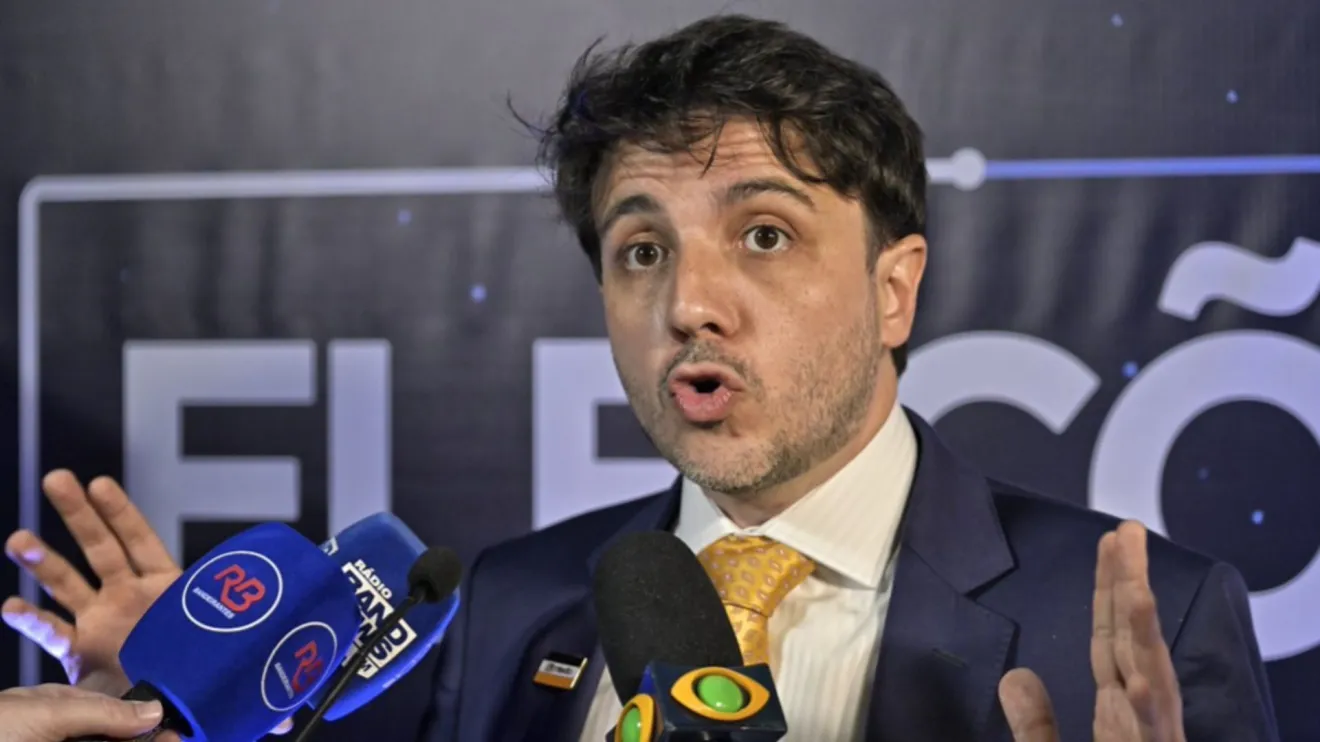 TSE suspende campanha de Renan Santos por irregularidades digitais