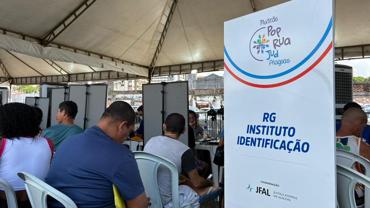 3ª edição do mutirão Pop Rua Jud registra procura intensa de população