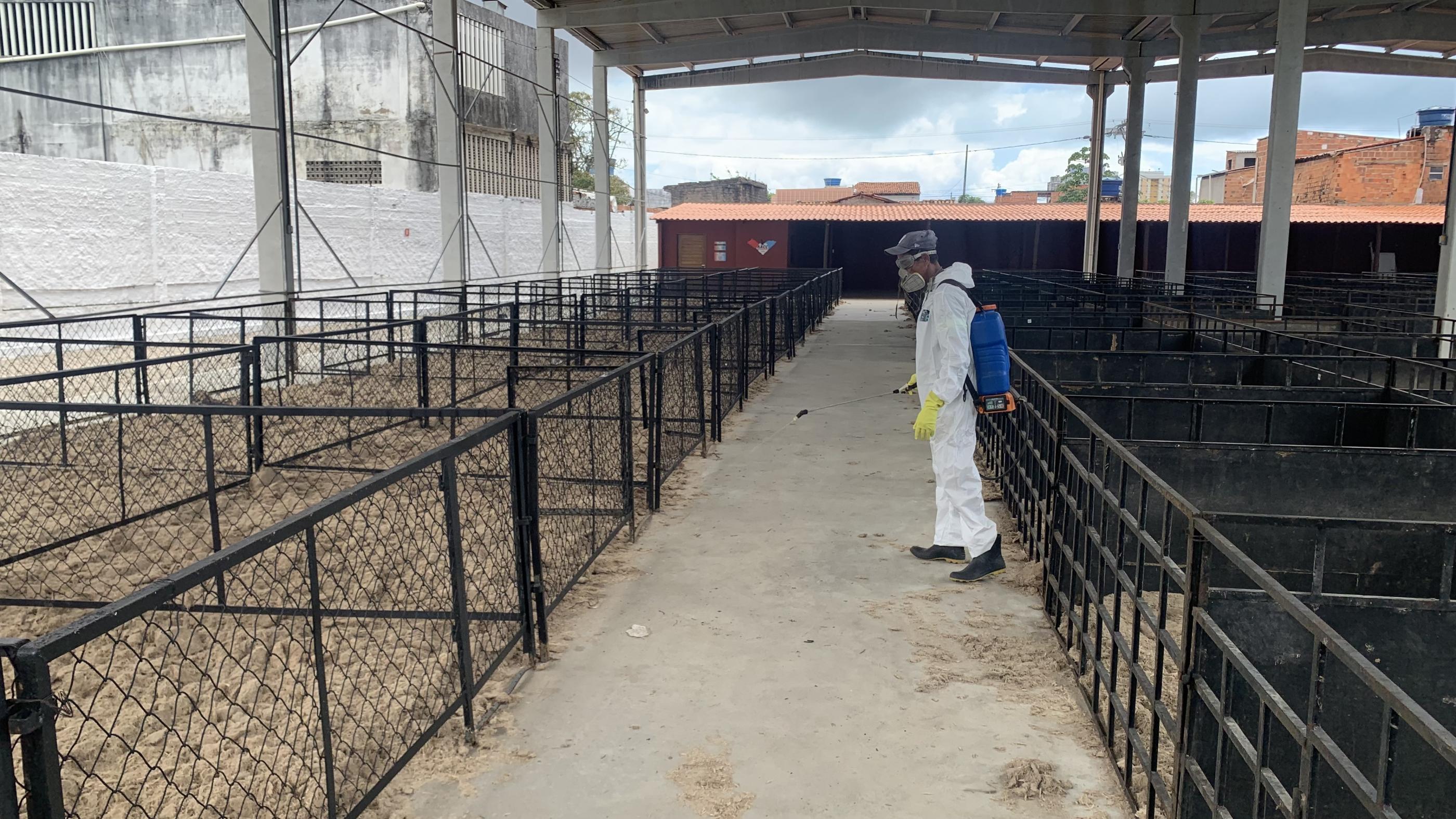 Adeal supervisiona desinfecção do Parque da Pecuária em Maceió para receber a 75ª Expoagro