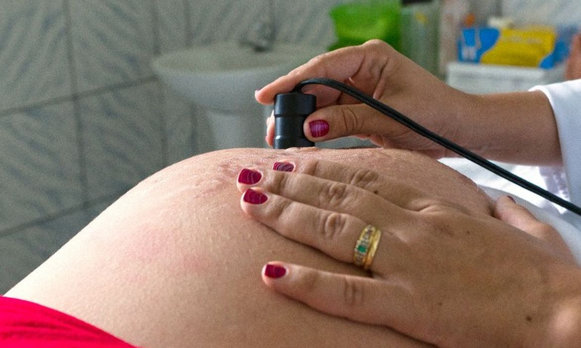 Risco de morte materna cai até 31% entre beneficiárias do Bolsa Família