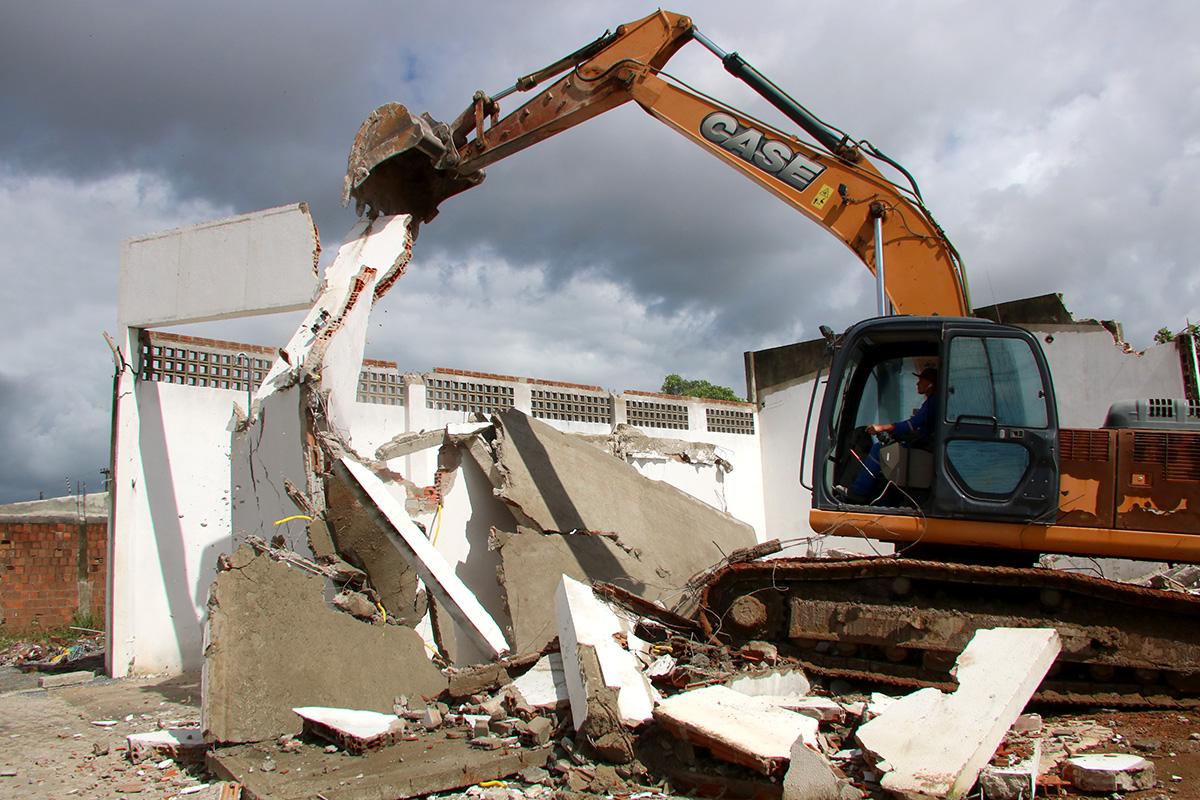 Obras do Hospital Metropolitano seguem para próxima etapa com demolição de 46 imóveis