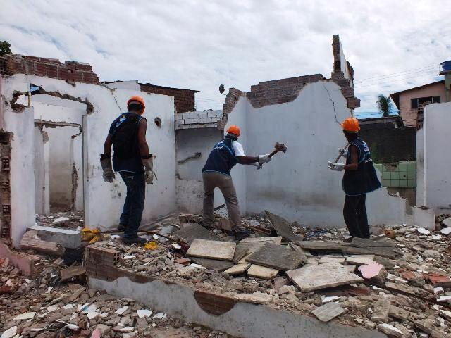 Cerca de 39 casas são demolidas no bairro de Santo Amaro