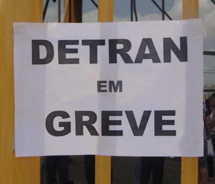 Detran paralisa atividades para discutir possível greve