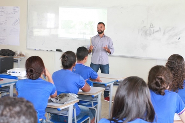 Inscrições para processo seletivo de professores segue até 7 de maio