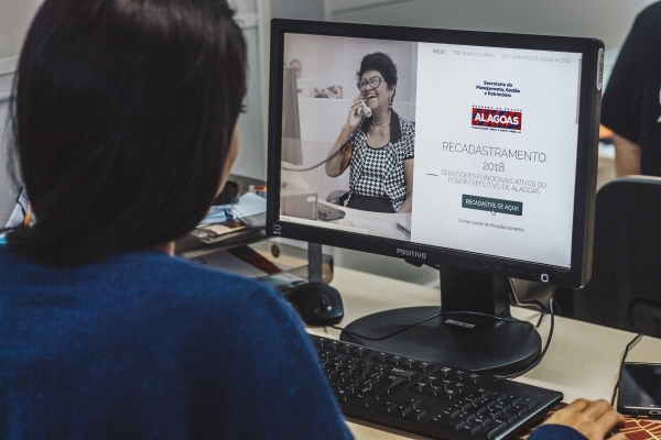 Estado alerta que mais de 9 mil servidores precisam fazer recadastramento
