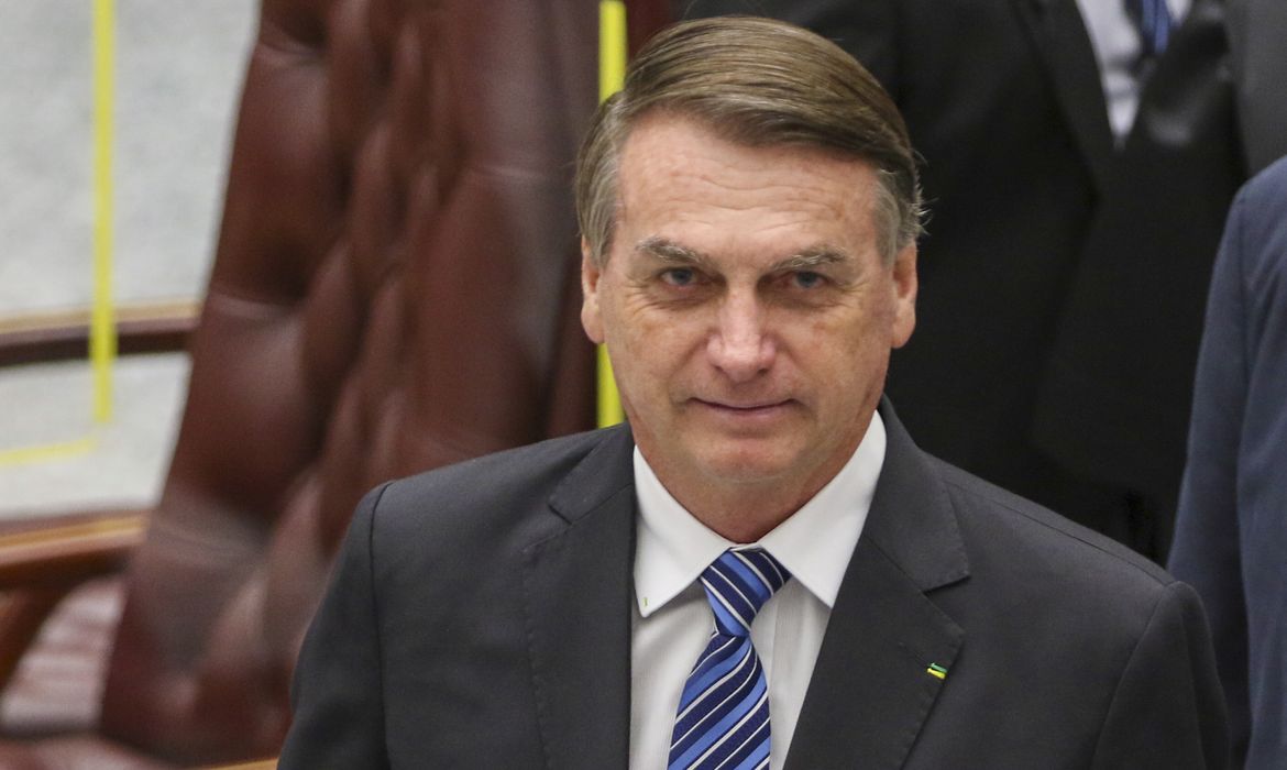 Alexandre de Moraes mantém Bolsonaro em prisão domiciliar