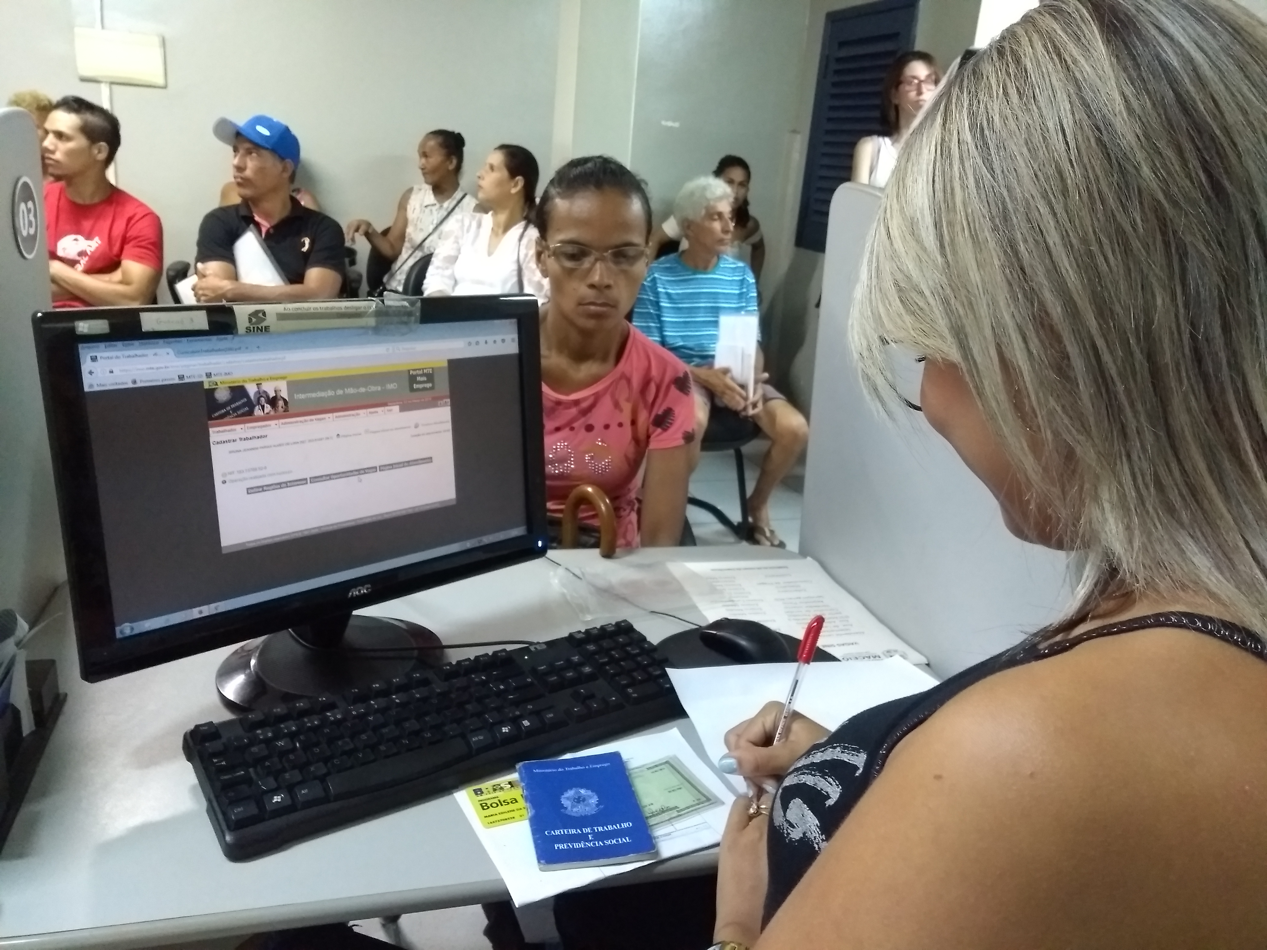 Sine Maceió oferta 230 vagas para ensino fundamental, médio e superior