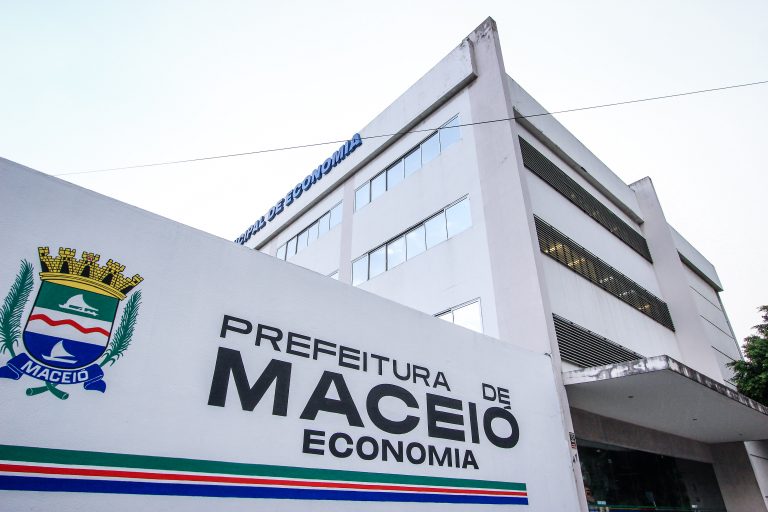Prefeitura de Maceió realiza pagamentos dos salários de maio nesta quarta-feira (30)