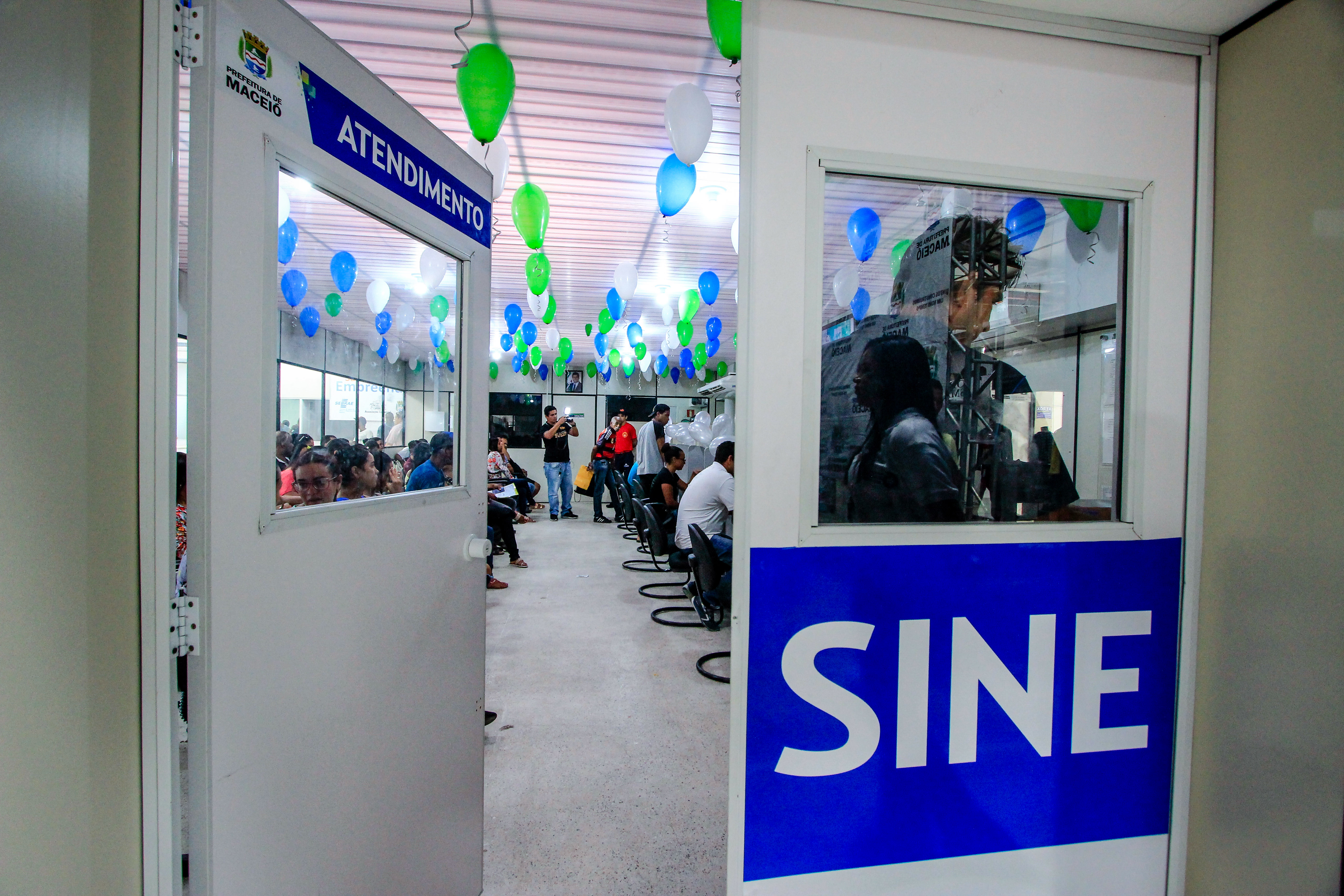 Sine realiza oficina com candidatos a vagas de emprego
