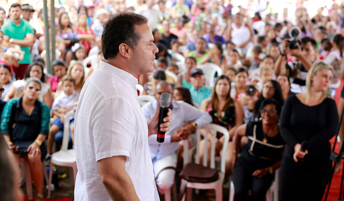Governador anuncia escola em tempo integral para conjunto do Minha Casa Minha Vida