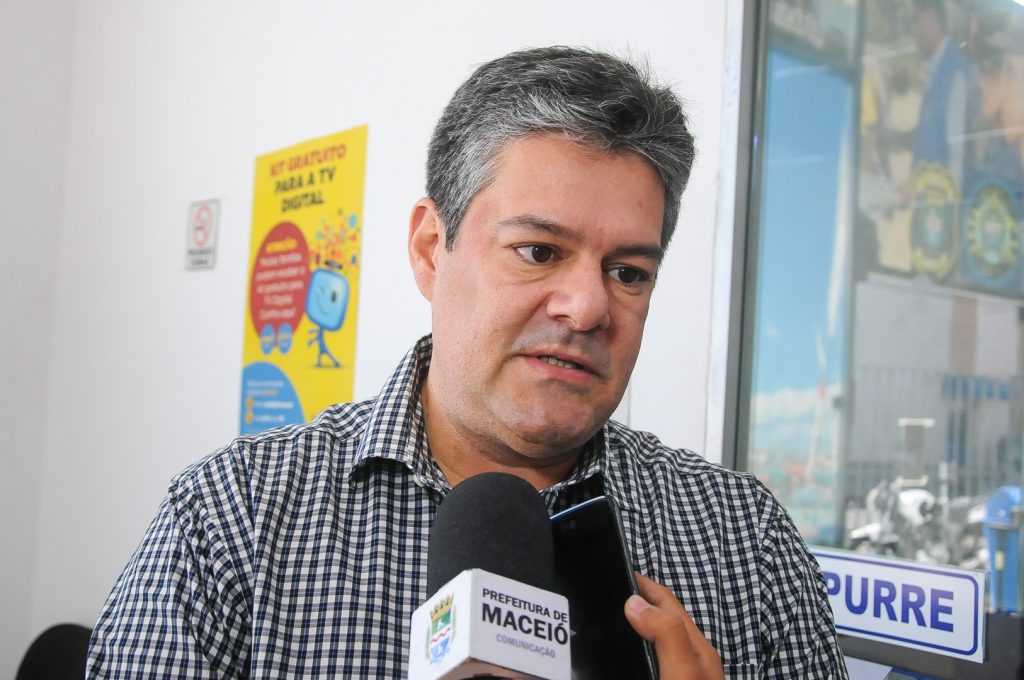 Prefeitura recebe liberação de área para construção de casas