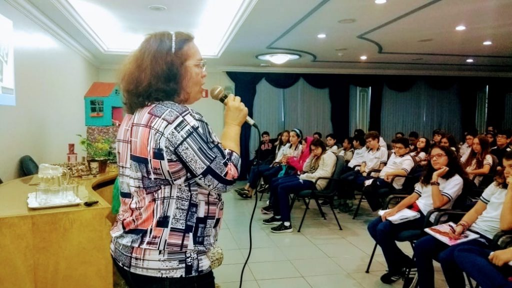 Slum faz palestra para estudantes sobre coleta seletiva