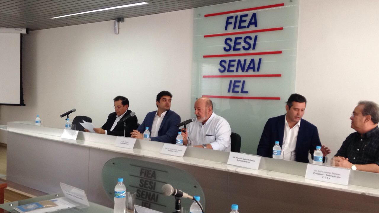 Prefeito Rui Palmeira participa de encontro com empresários