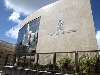 Mulher deve receber indenização após ter dedo amputado