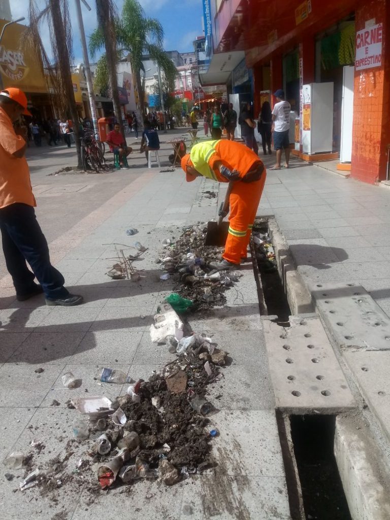 Centro de Maceió recebe ações diárias de limpeza