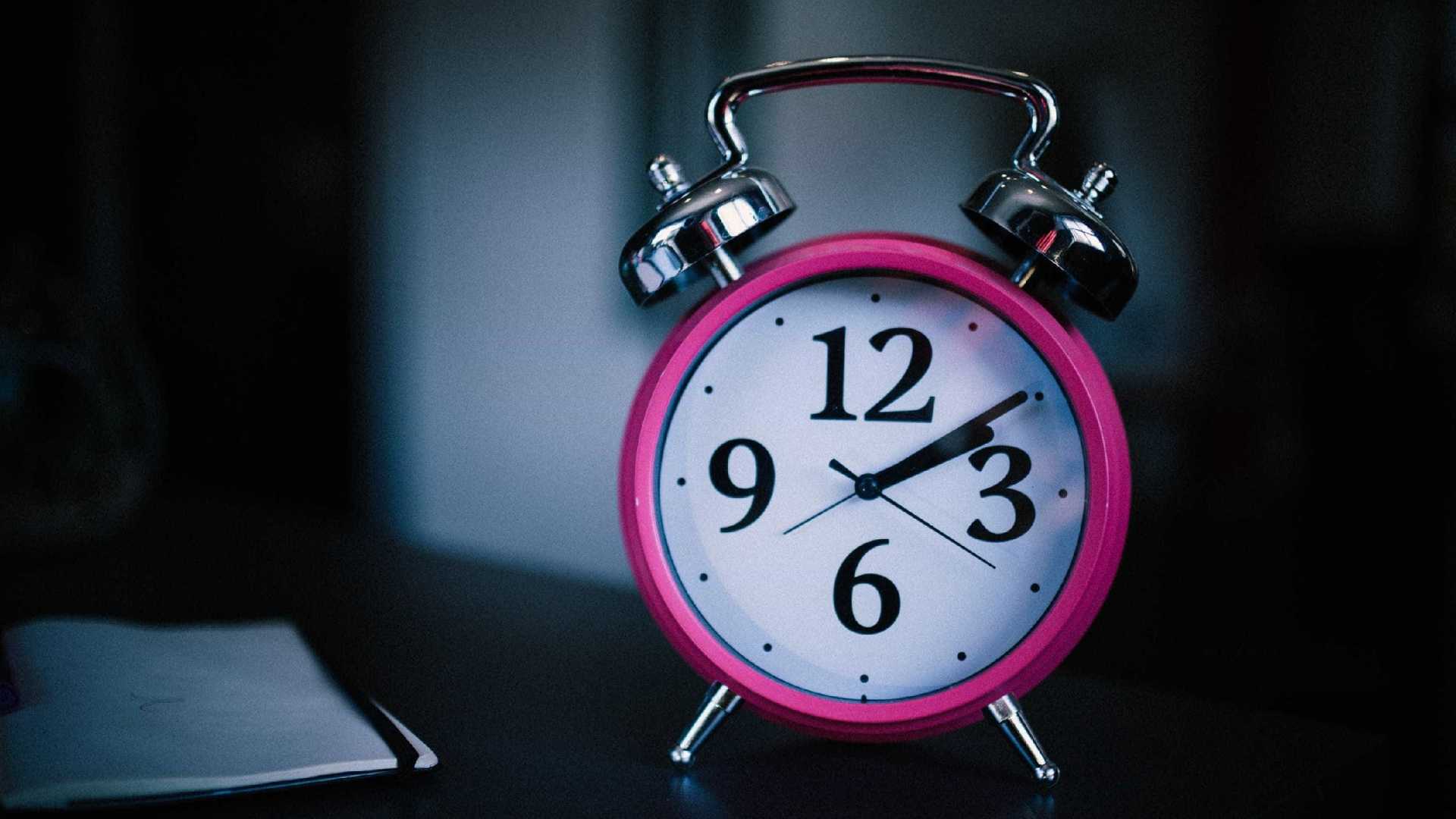 Pessoas mais inteligentes têm mais dificuldade em acordar cedo