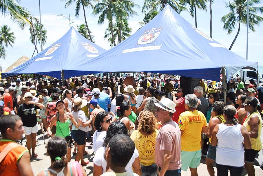 Projeto Se LIGA na Praia promove festa do samba para os pais