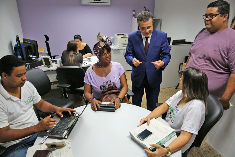 População recebe atendimento na Sala Lilás do TJAL