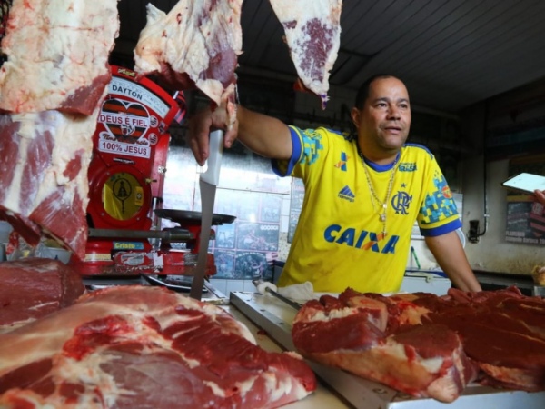 Comerciantes estão com prejuízo devido a falta de energia