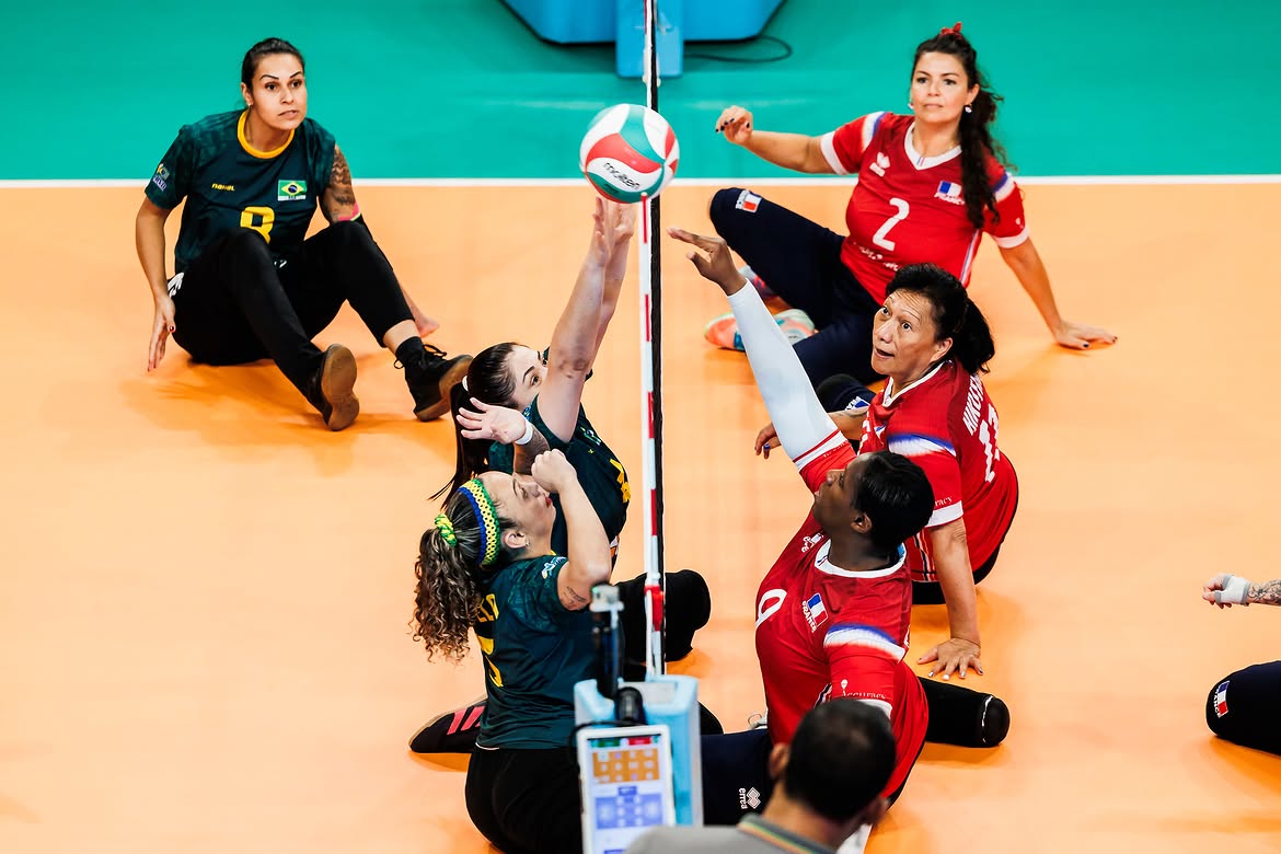 Seleções brasileiras mantêm invencibilidade e disputam oitavas de final
