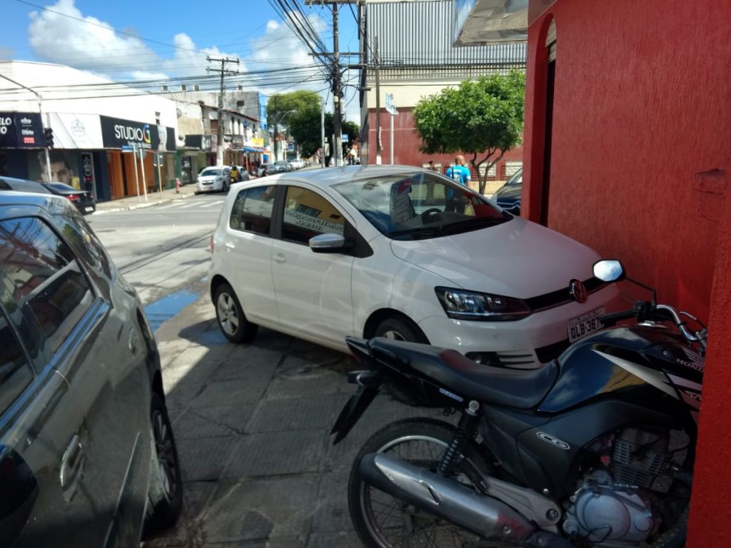 Fiscalização flagra mais de 170 veículos irregulares