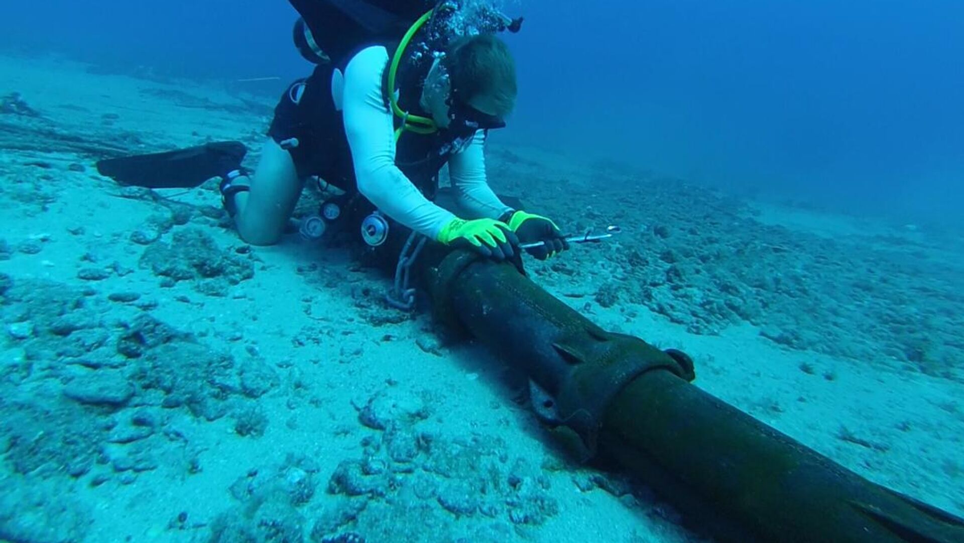 Por que danos a cabos submarinos ameaçam a economia global