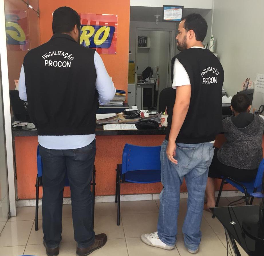 Procon Maceió fiscaliza instituições financeiras no Centro