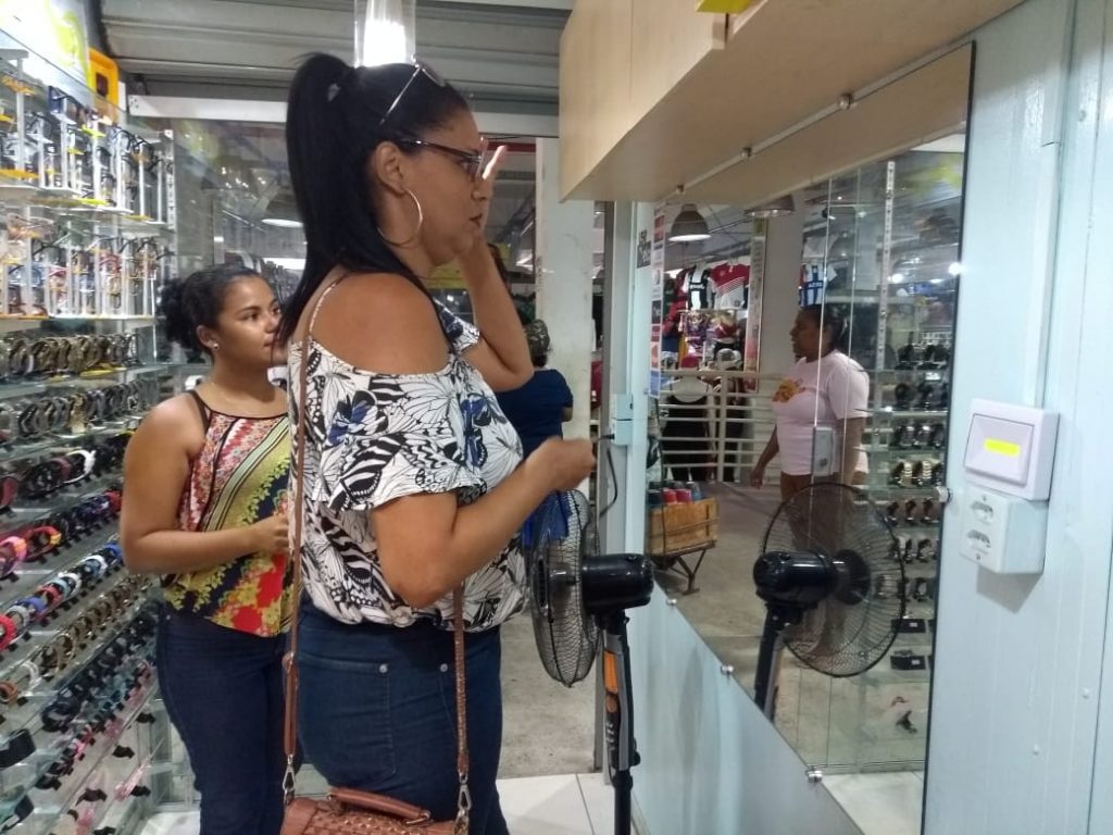 Lojistas do Shopping Popular tiram dúvidas sobre como atrair clientes