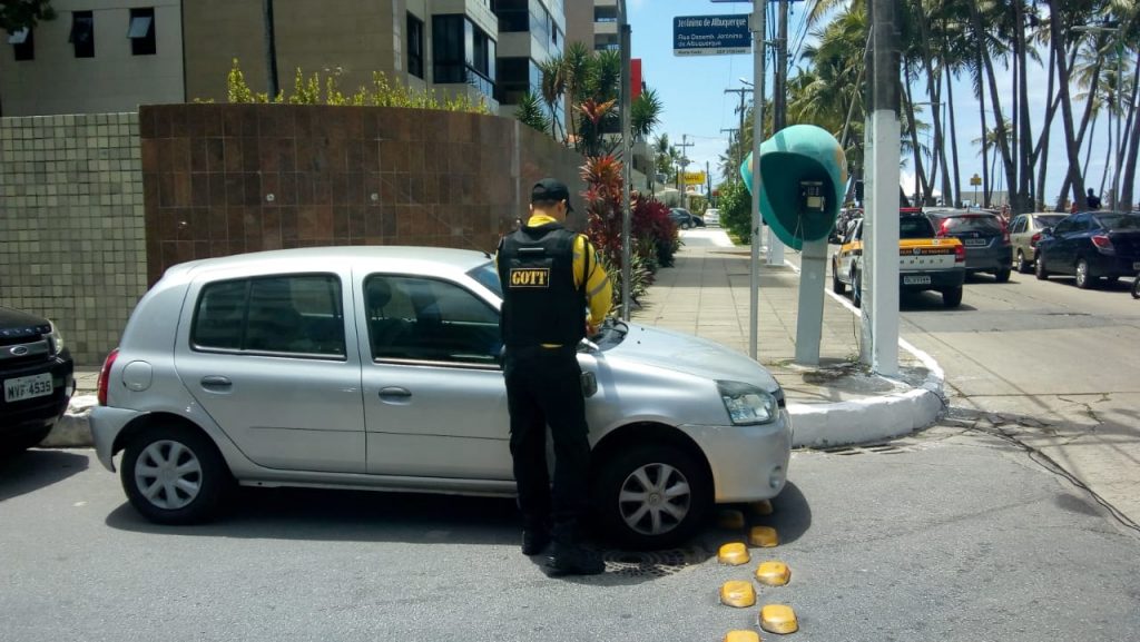 Operação da SMTT fiscaliza trânsito no final de semana