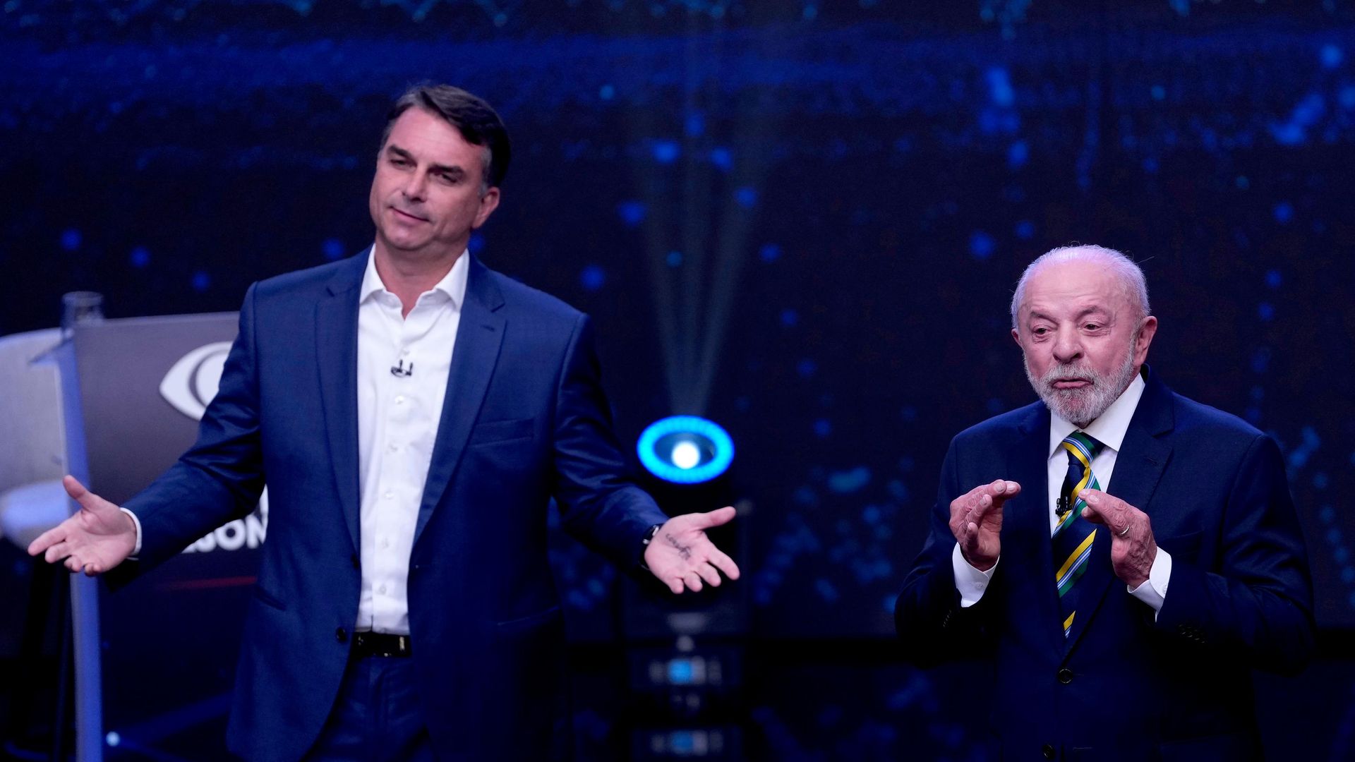 Bispos católicos criticam candidatura de Flávio Bolsonaro e alertam para  riscos à democracia