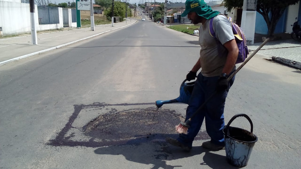 Prefeitura continua com operação tapa-buracos
