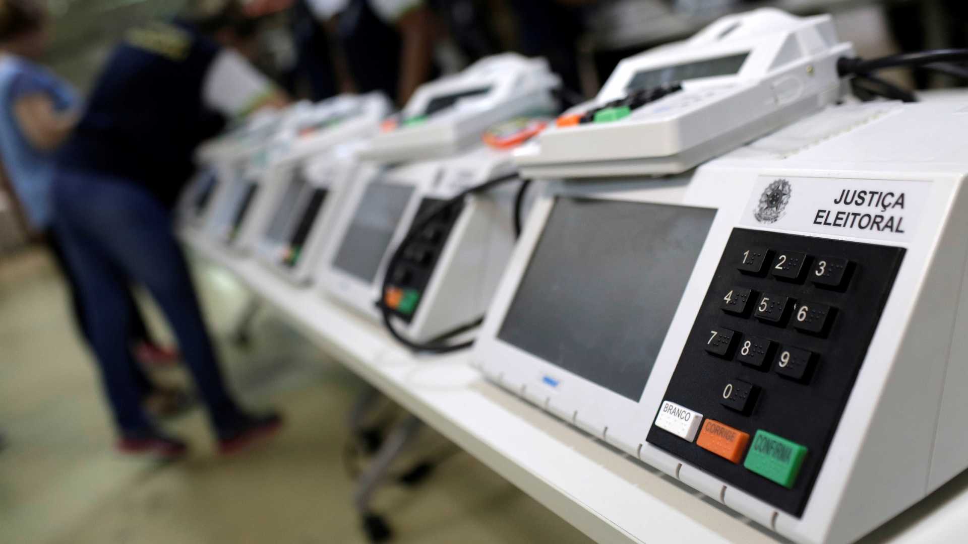PF vai atrás de eleitores que votaram com arma e postaram vídeos