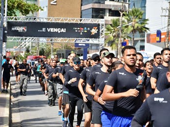 Milhares de pessoas participam do 1º Corridão do Raio na Orla de Pajuçara