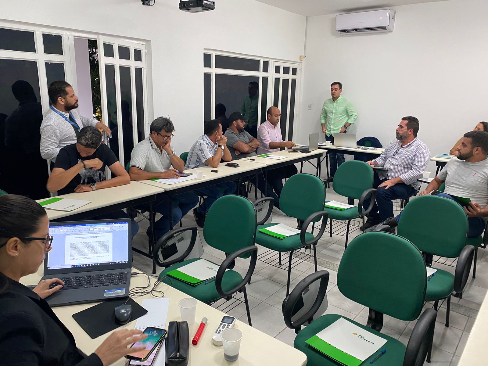 Movimento Nova OCB apresenta 1ª Feira Alagoas Coop em reunião com interventor do órgão