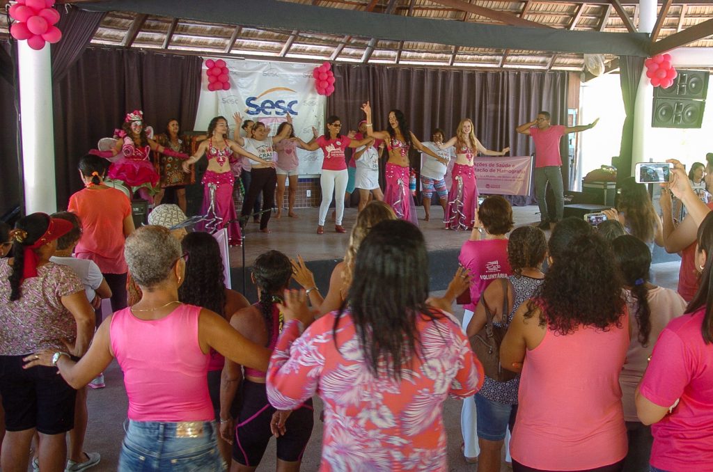 Usuárias dos Cras participam de ação do Maceió Rosa