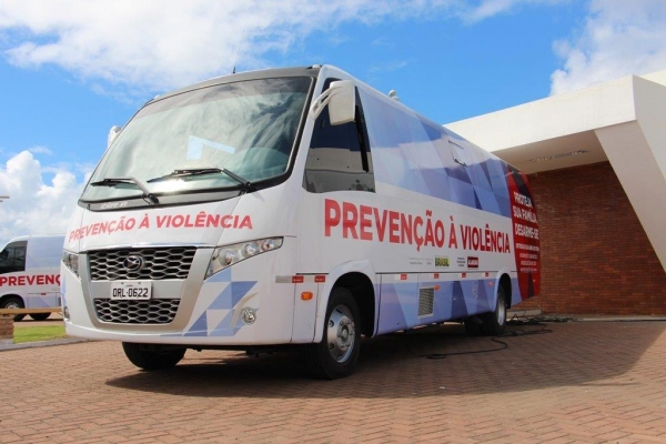 Ônibus itinerante facilita a vida de quem quer entregar uma arma de fogo