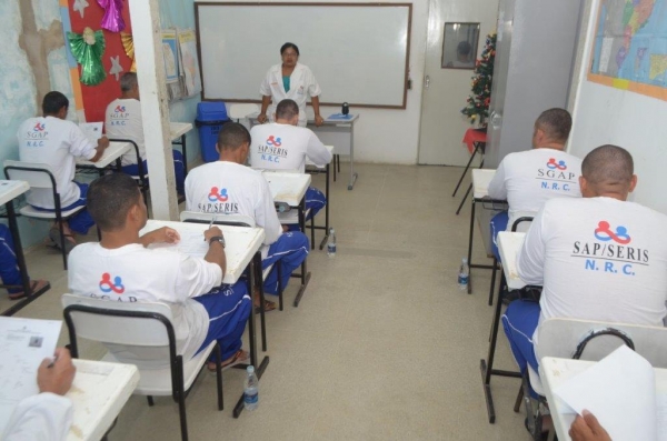 Reeducandos fazem Exame Supletivo do Ensino Fundamental em presídios