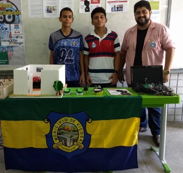 Escolas investem em iniciação científica e incentivam protagonismo juvenil