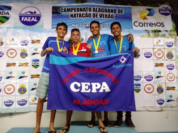 Estudantes do Cepa participam de Maratona Aquática na orla marítima
