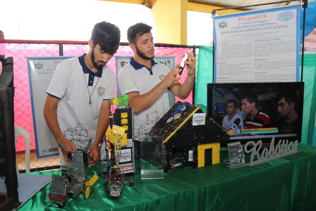 Estudantes do ensino integral transformam conhecimento em projetos inovadores