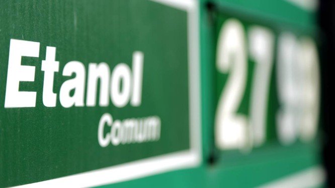 Preço da gasolina em Alagoas acumula queda de 2,07% em novembro, diz ANP
