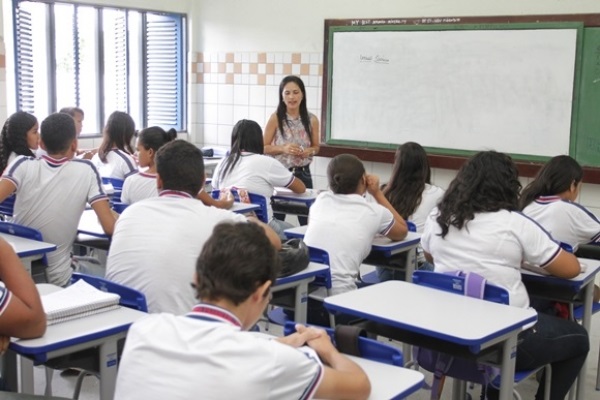 Governo vai pagar rateio do Fundeb para professores, diz Renan Filho