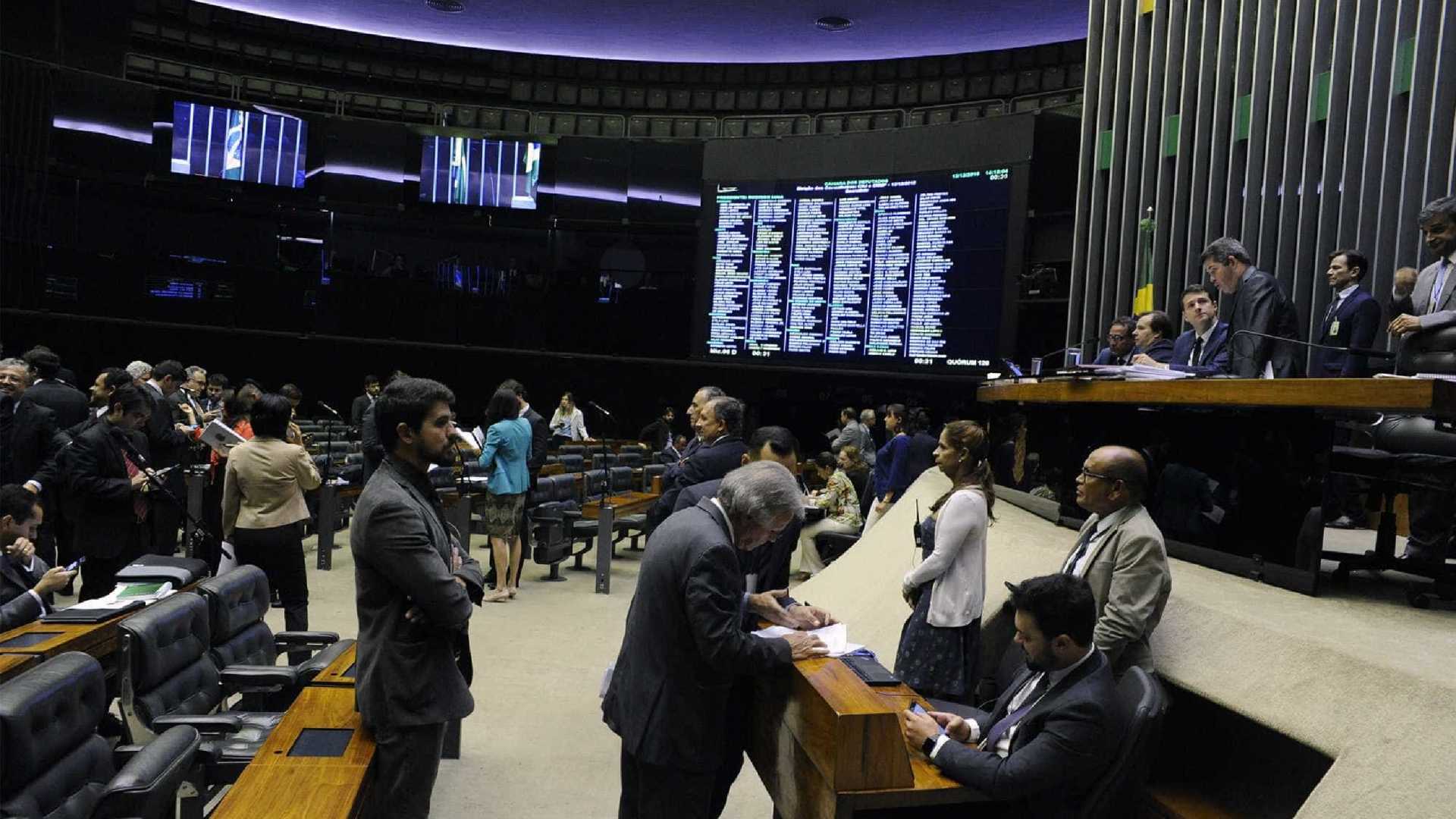 Vice da Câmara defende aumentar salário de congressistas para R$ 39 mil
