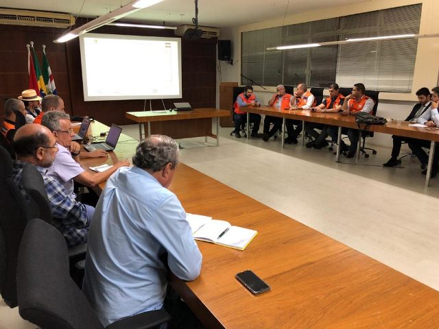 Em torno de 500 imóveis no Pinheiro estão na área vermelha de risco