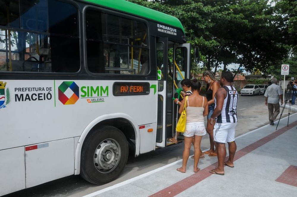 Interdição de rua para estudo altera itinerário de ônibus em Maceió