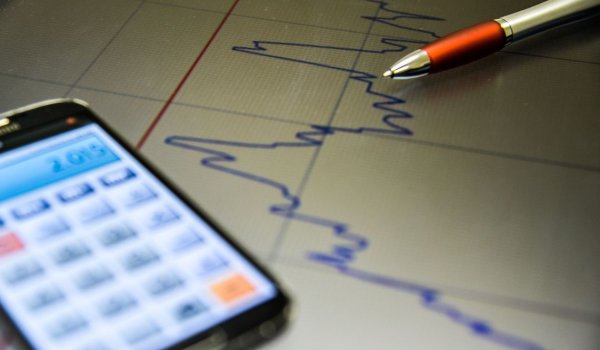 Mercado prevê inflação de 4,01% e alta de 2,53% no PIB para este ano