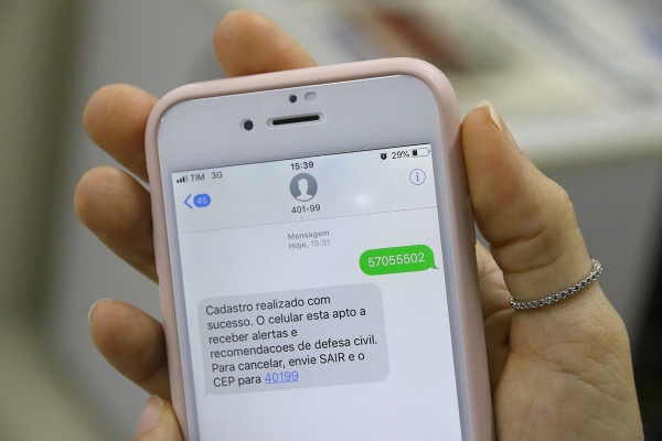 Moradores do Pinheiro devem se cadastrar para receber alertas de emergência no celular